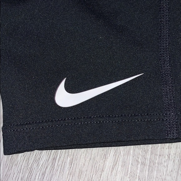 black nike leggings - Picture 4 of 5